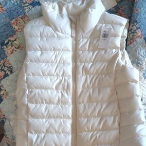 Old Navy Kids Frost Free Puffer Vest - White